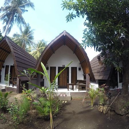 Hello Lumbung Homestay Gili Air Buitenkant foto