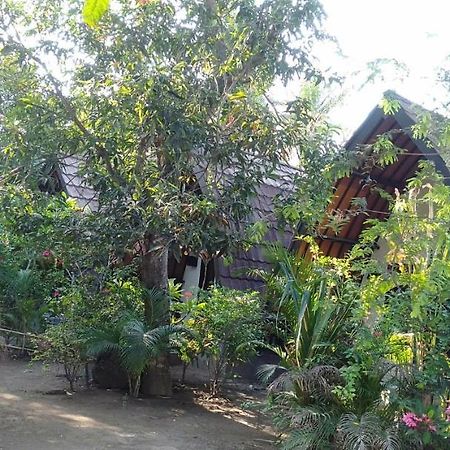 Hello Lumbung Homestay Gili Air Buitenkant foto