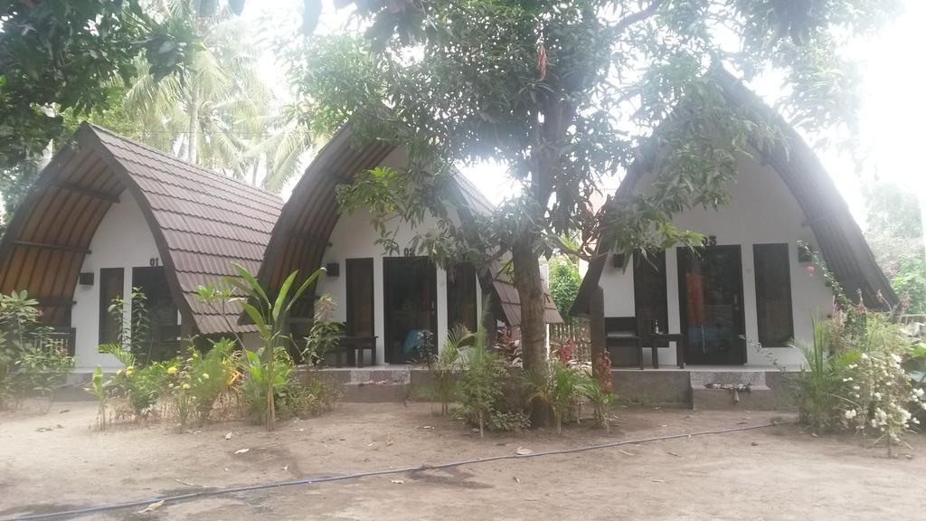 Hello Lumbung Homestay Gili Air Buitenkant foto